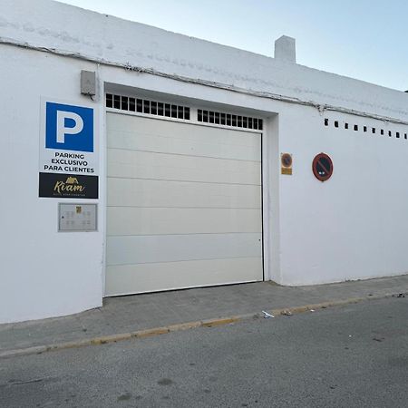 Riam Suites Apartamentos Los Palacios Y Villafranca Exterior photo